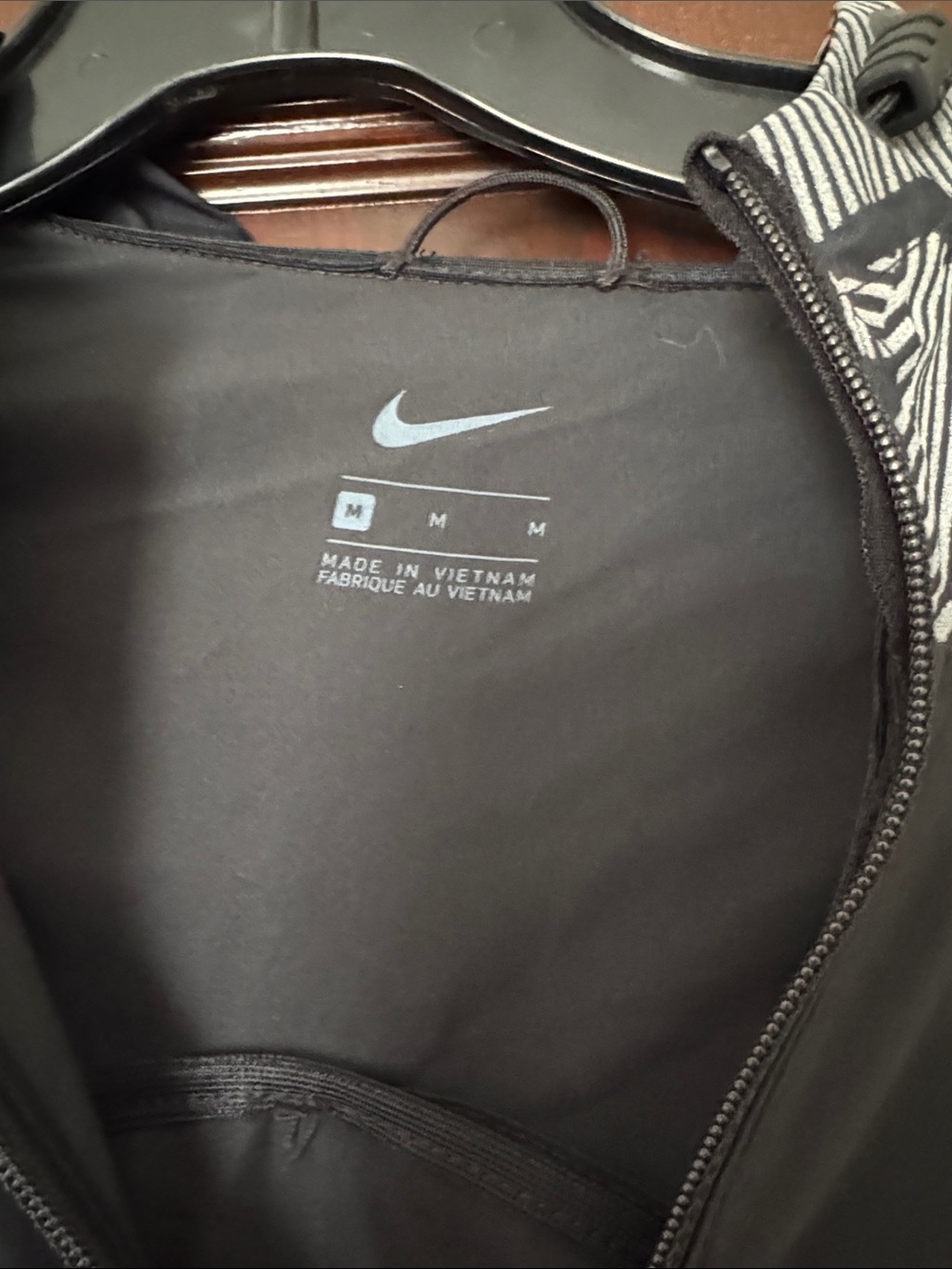 Nike Women’s Black Hooded Zip Jacket with Reflective Patterned Sleeves - Picture 2 of 9